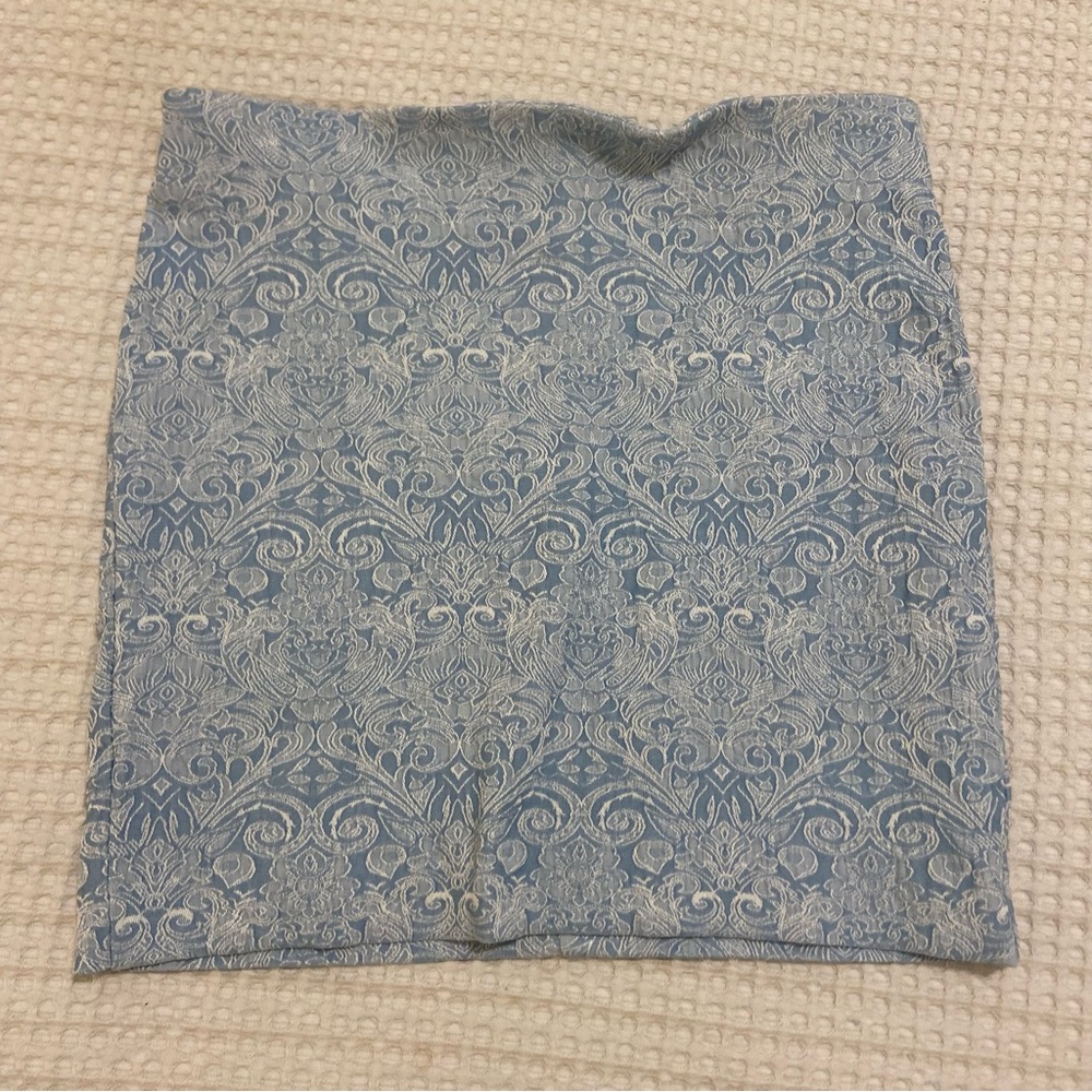 Attyre Blue and White Patterned Pencil Skirt